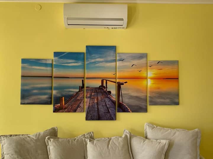 obývacia izba, pohovka, klimatizácia.