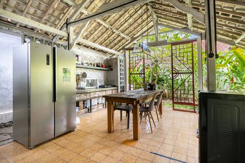 Semadi Living (wooden house)