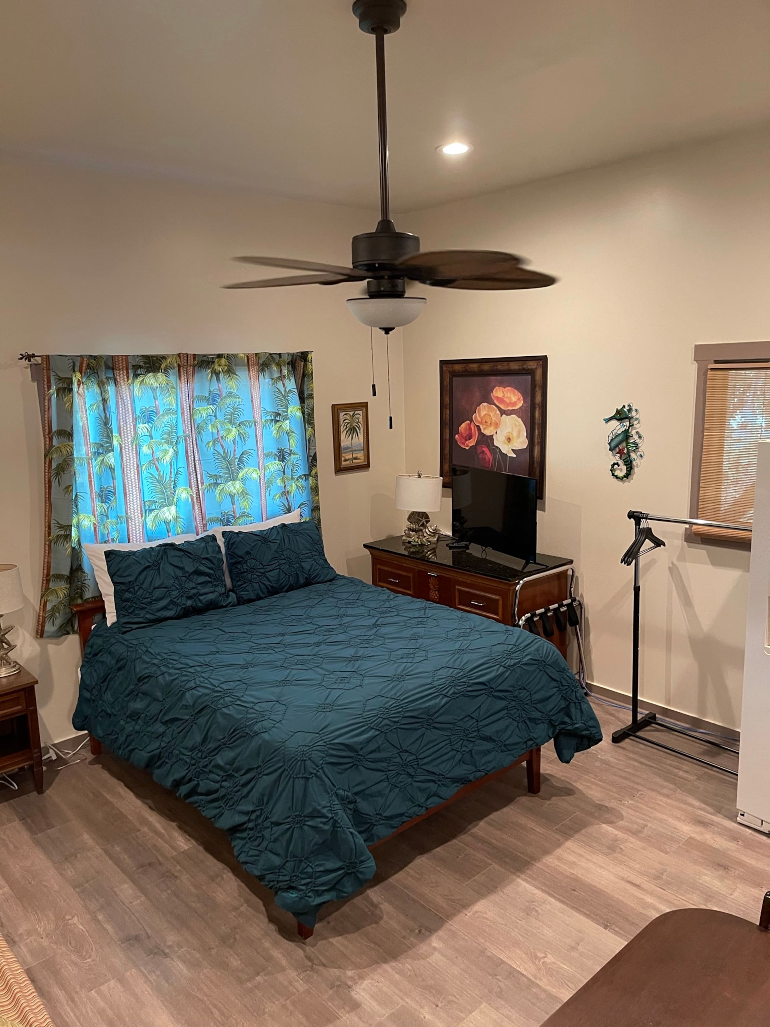 Condo in Hilo · ★4.94 · 1 bedroom · 2 beds · 1 private bath - Image 4