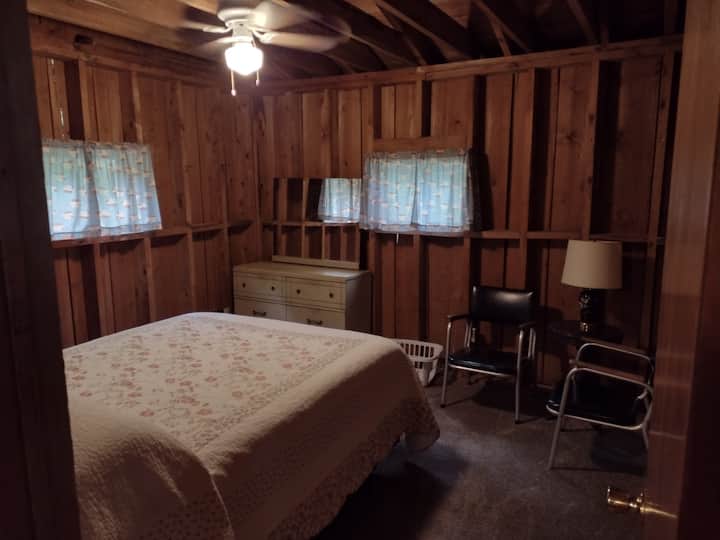 Bedroom #1 Queen bed