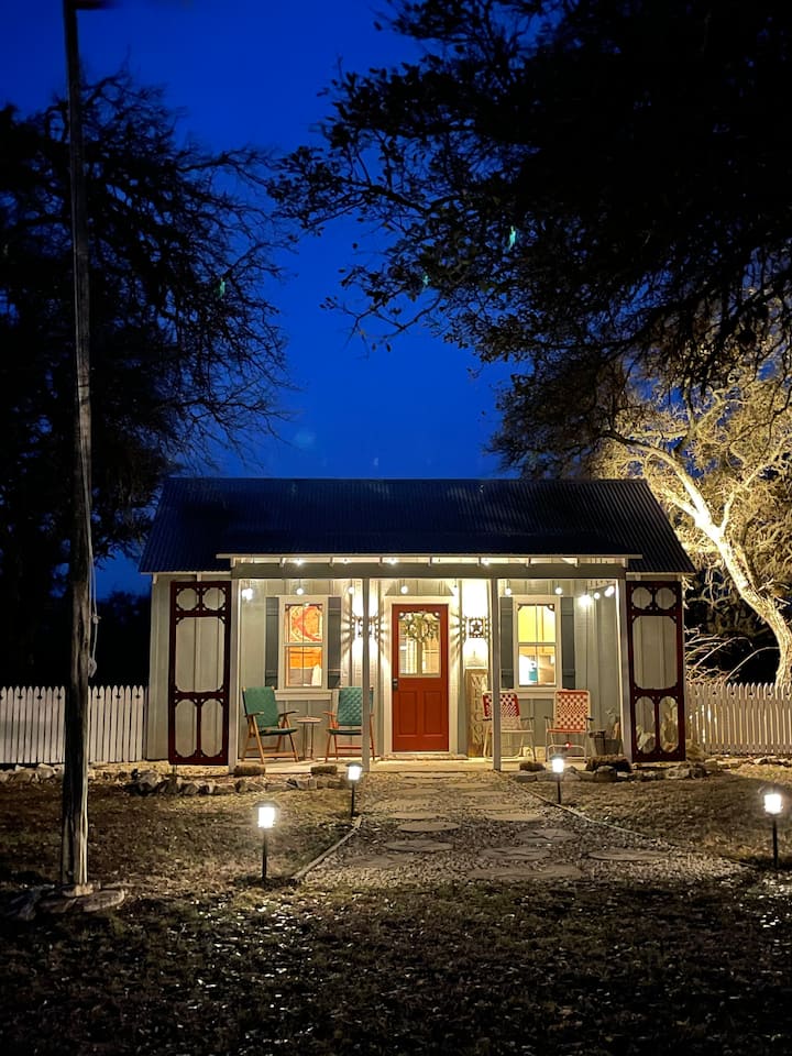 Byrd+Branch Secluded King Cabin Near Wine Trl & DT Cabins for Rent in