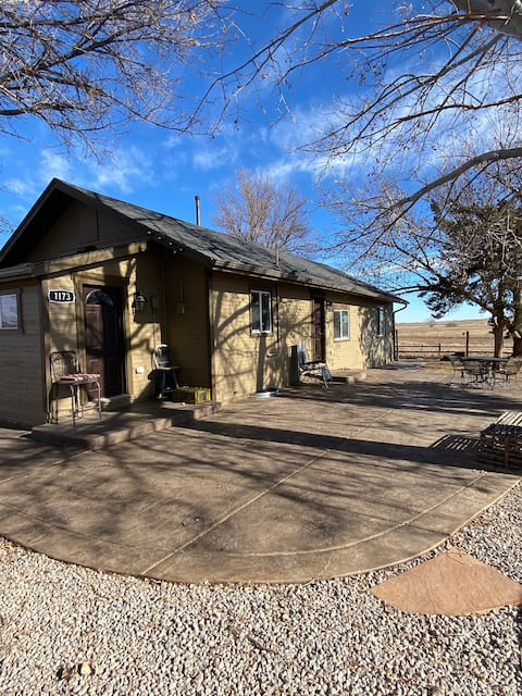 Updated farmhouse w/stunning views, no neighbors!
