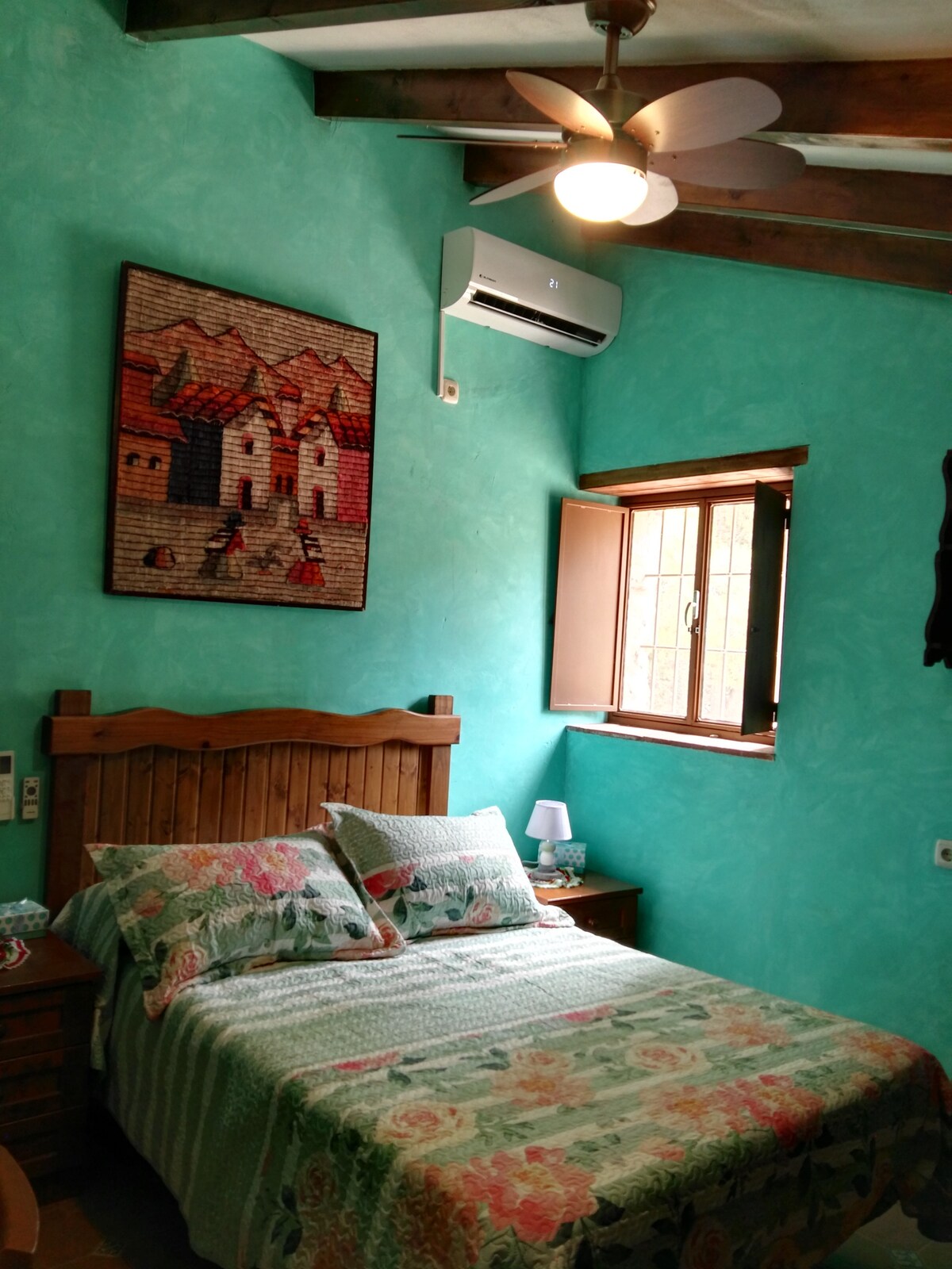 Ორადგილიანი საძინებელი კონდიციონერით. 