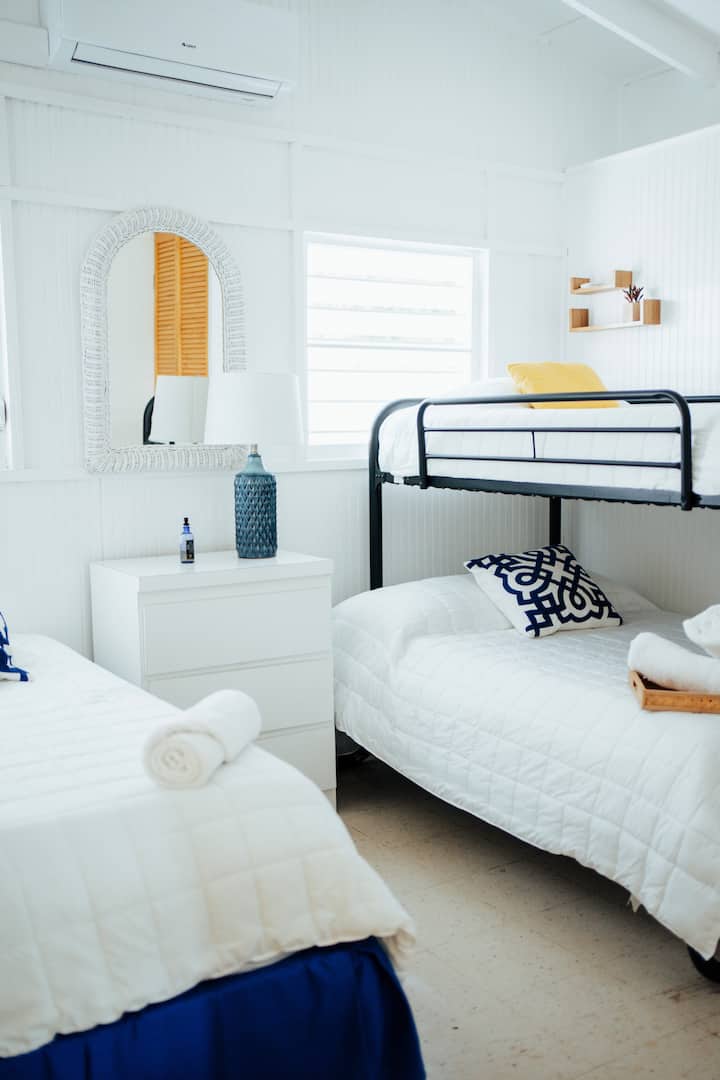 Primer cuarto / First Bedroom
Capacity for 4 