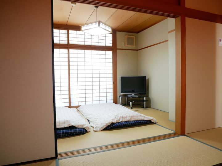 Japanese-style "TATAMI" Room 2 ( with Japanese "FUTON" mattresses )