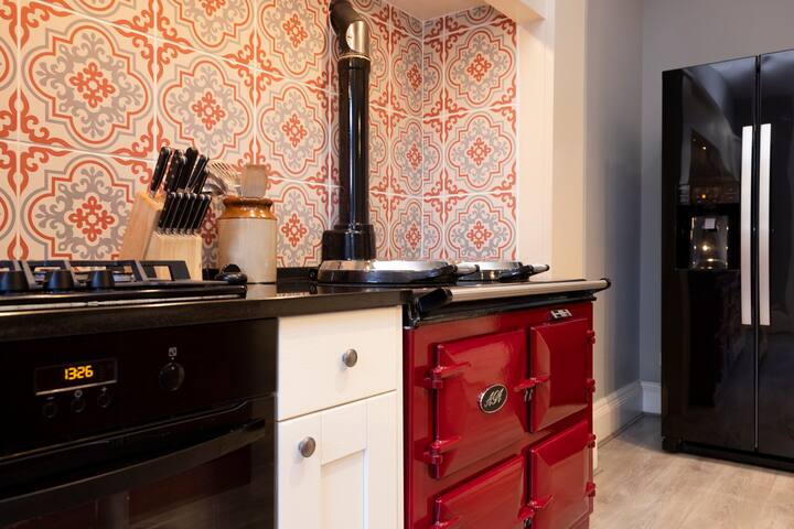 Central City 2-storey 3-Bed Flat at Drummond Place gallery image 3