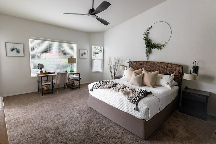 宽敞舒适的主卧。