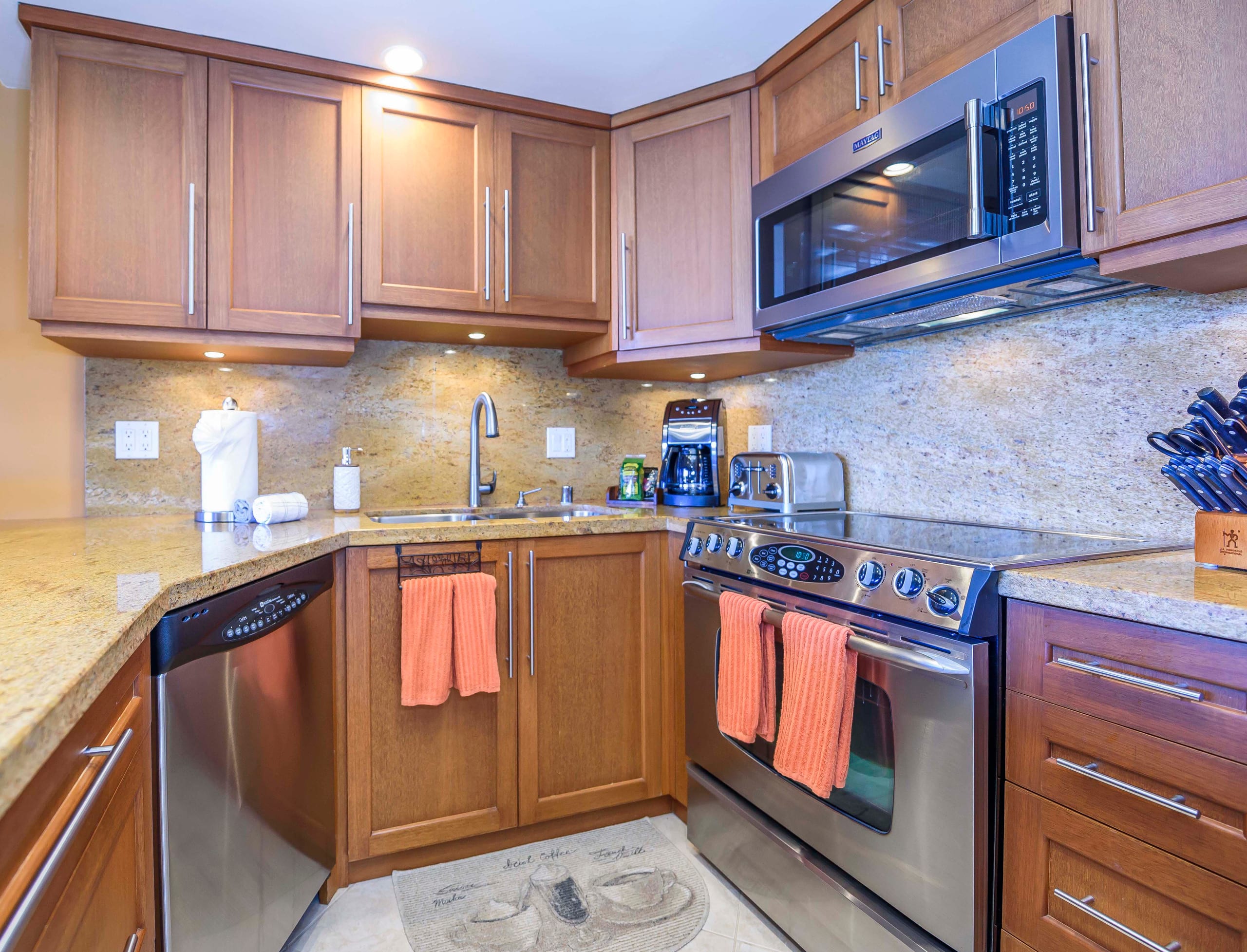 Condo in Lahaina · ★4.71 · 3 bedrooms · 3 beds · 3 baths - Image 8