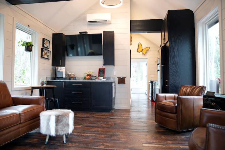 Luxury Mountain Cabin - Hot Tub + Fireplace 3 - Black Mountain, NC