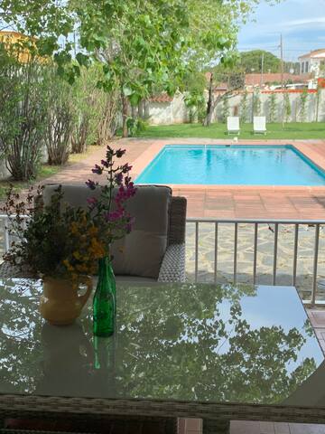 Large exclusive house with private garden and pool gallery image 3