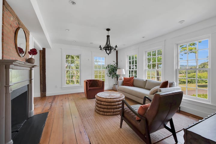 The Maples Farmhouse - Modern, Charming And Scenic - Kent, CT