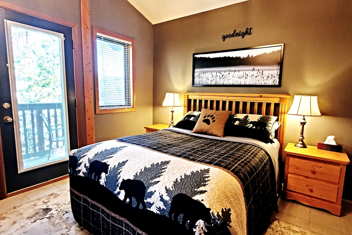 Durango tiene techos abovedados y una cama tamaño queen.