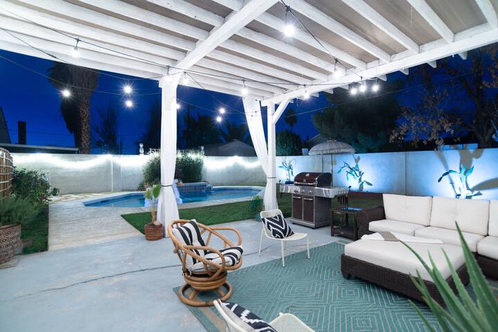 Vintage Las Vegas Home w/ Pool – 5 Mins to Strip