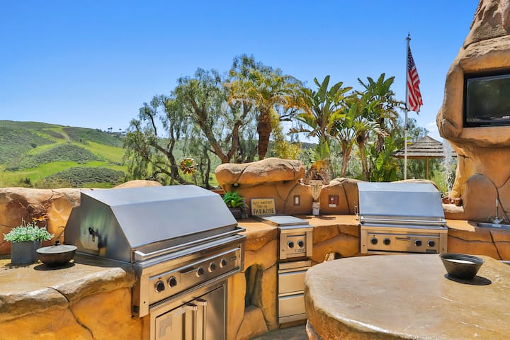 スカル＆フラワー875ピースとデッドアイランド900ピース Island Style Oasis Home- Island in the Sky - Houses for Rent in