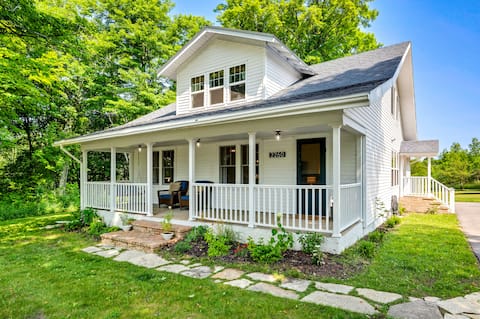Family-Friendly Farmhouse with Crib, Yard, Toys