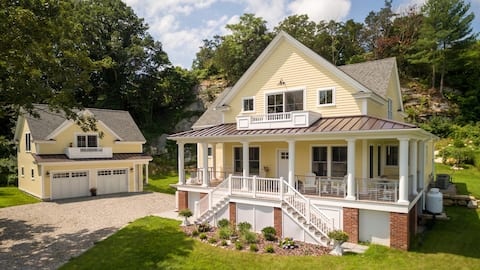 Cliffside Guesthouse in Mystic Historic District