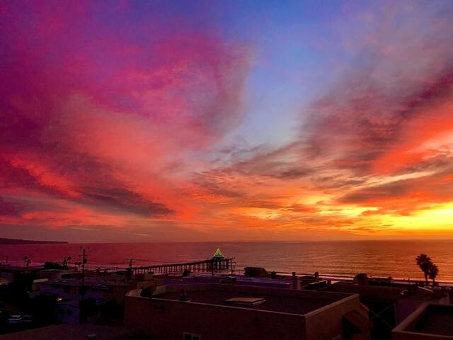 Luxury Beach Townhouse with Panoramic Ocean Views gallery image 4