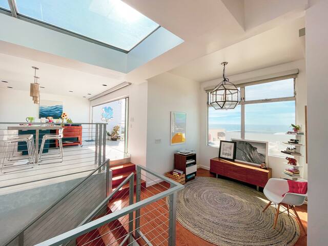 Luxury Beach Townhouse with Panoramic Ocean Views gallery image 2