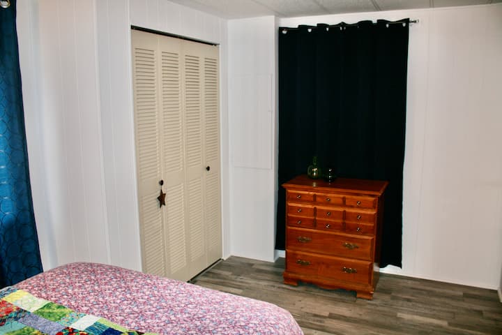 Chumba cha faragha cha Master.