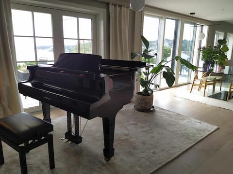 Panoramic views, amazing terrace, in the middle of the city!