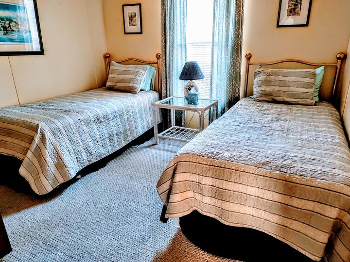 ที่นอนธรรมดาฝาแฝด 2 ตัว