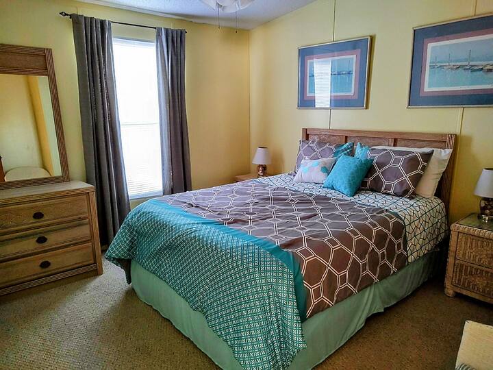 ห้องนอนที่ 2 พร้อมฟูกควีนไซส์