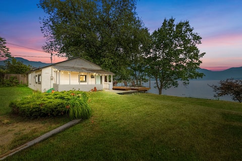 Historic Lake Front Cottage- Best Lake Front Deck!