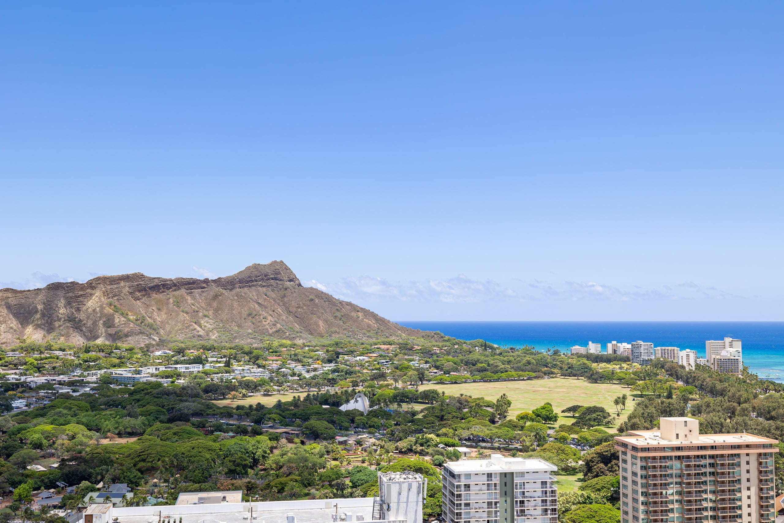 Condo in Honolulu · ★4.84 · 1 bedroom · 3 beds · 1 private bath - Image 22