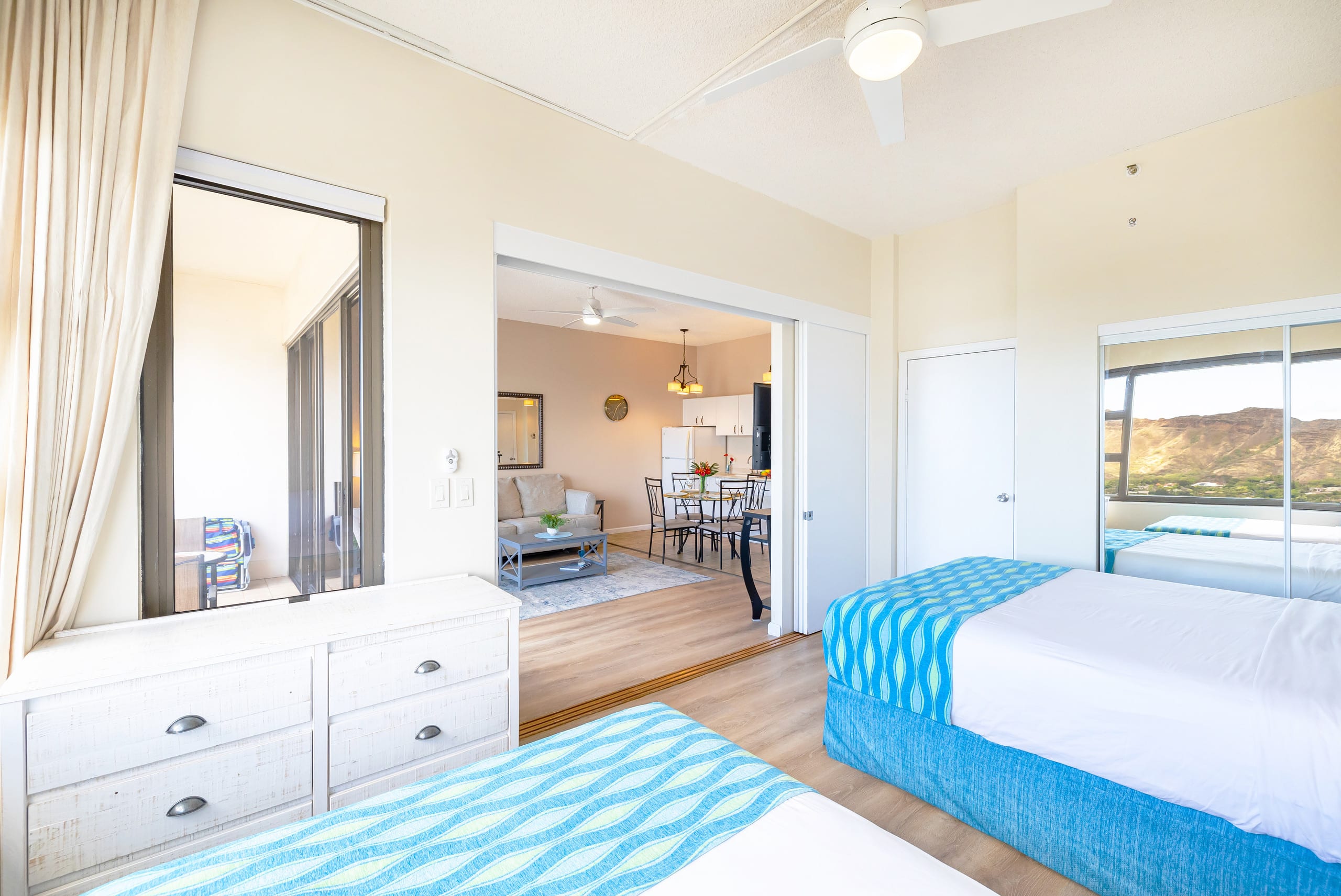 Condo in Honolulu · ★4.84 · 1 bedroom · 3 beds · 1 private bath - Image 16