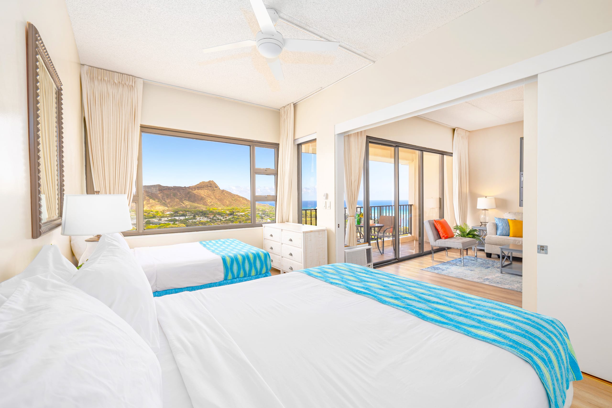 Condo in Honolulu · ★4.84 · 1 bedroom · 3 beds · 1 private bath - Image 14