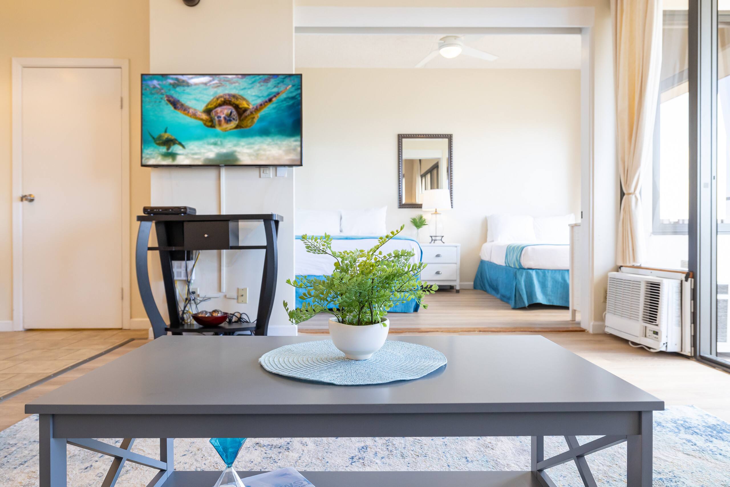 Condo in Honolulu · ★4.84 · 1 bedroom · 3 beds · 1 private bath - Image 9