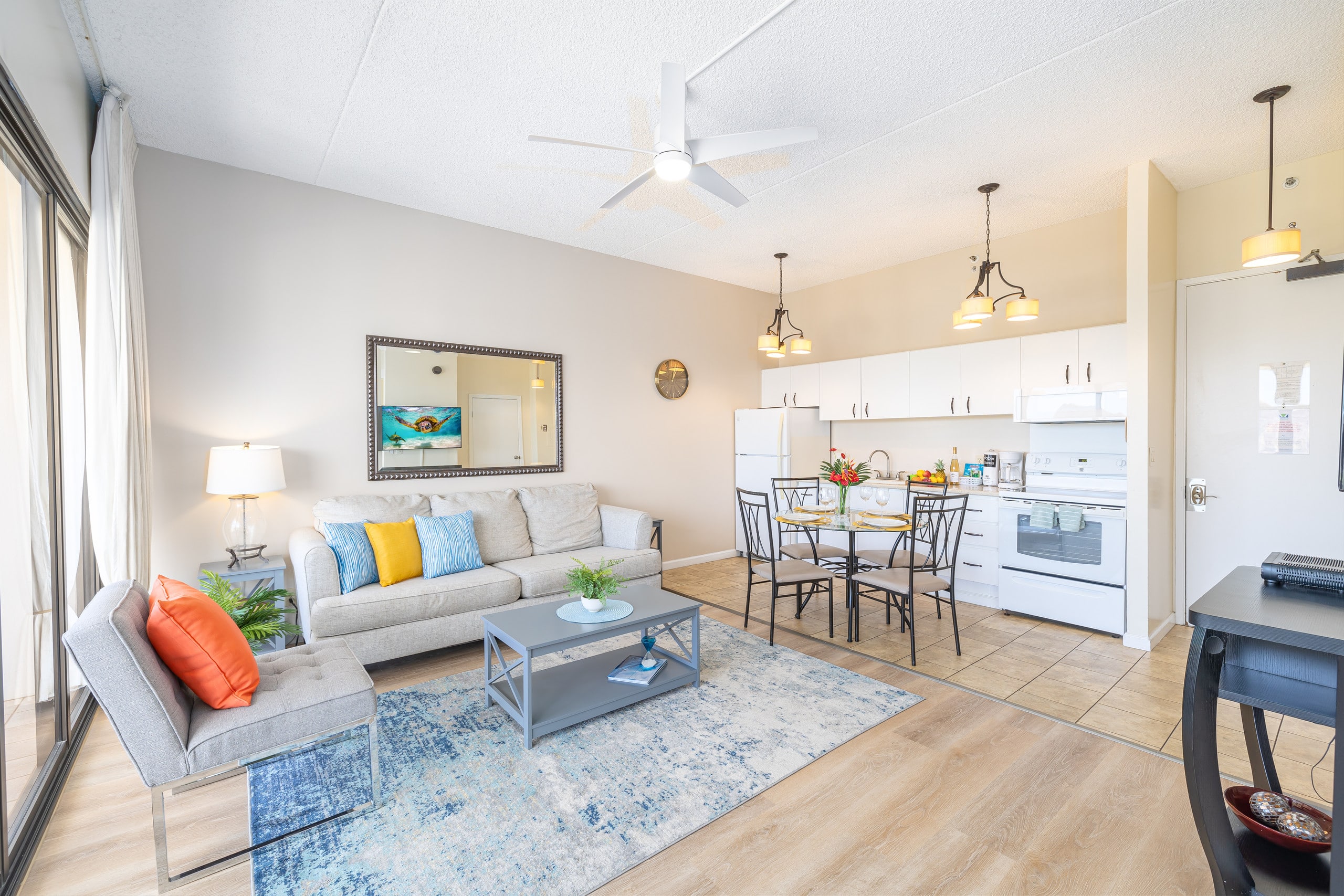 Condo in Honolulu · ★4.84 · 1 bedroom · 3 beds · 1 private bath - Image 4