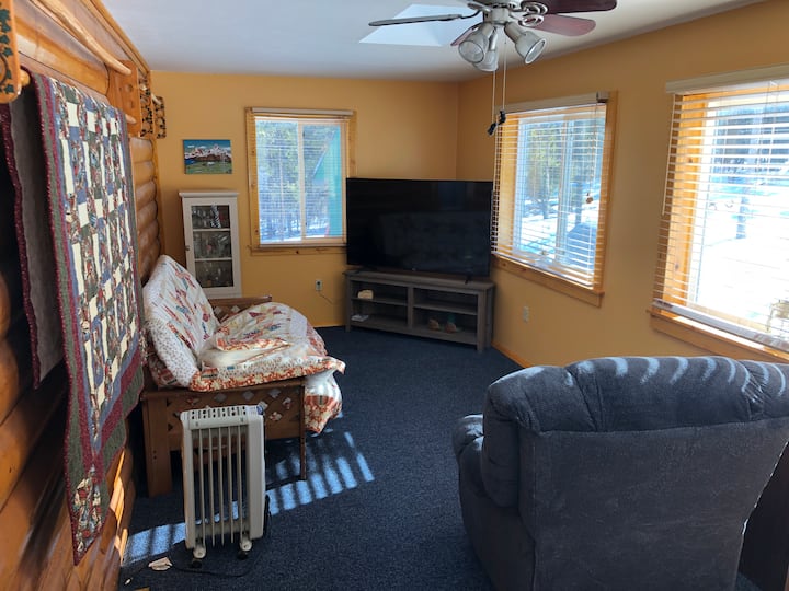 El solárium es como una segunda sala de estar, completa con una cama futón con capacidad para dos personas.