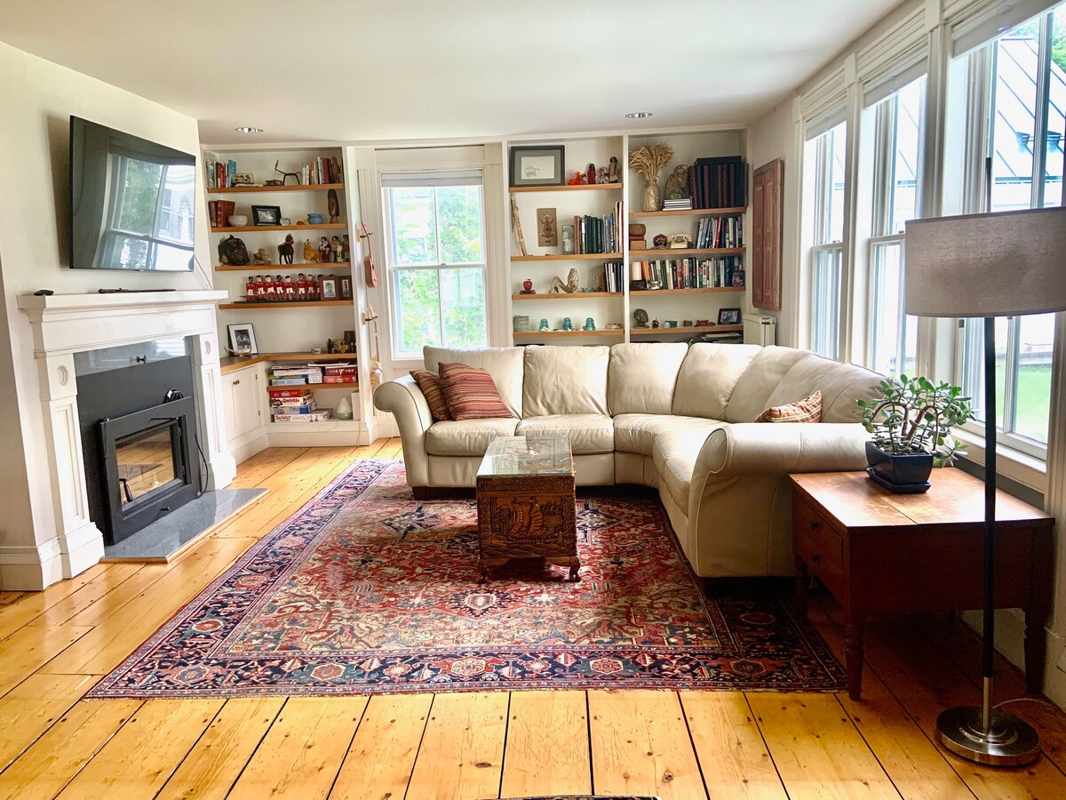 Successful Airbnb property: Waterfront, Swimming, Downtown, Farmhouse in Waitsfield