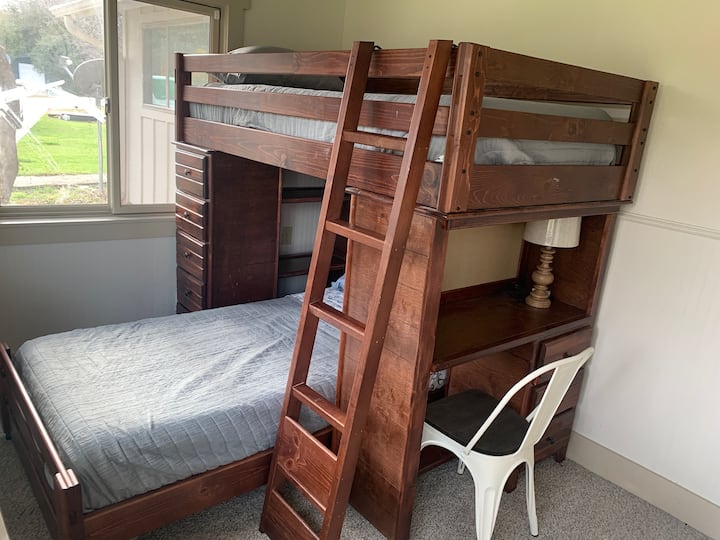 Dvojlôžková poschodová izba 