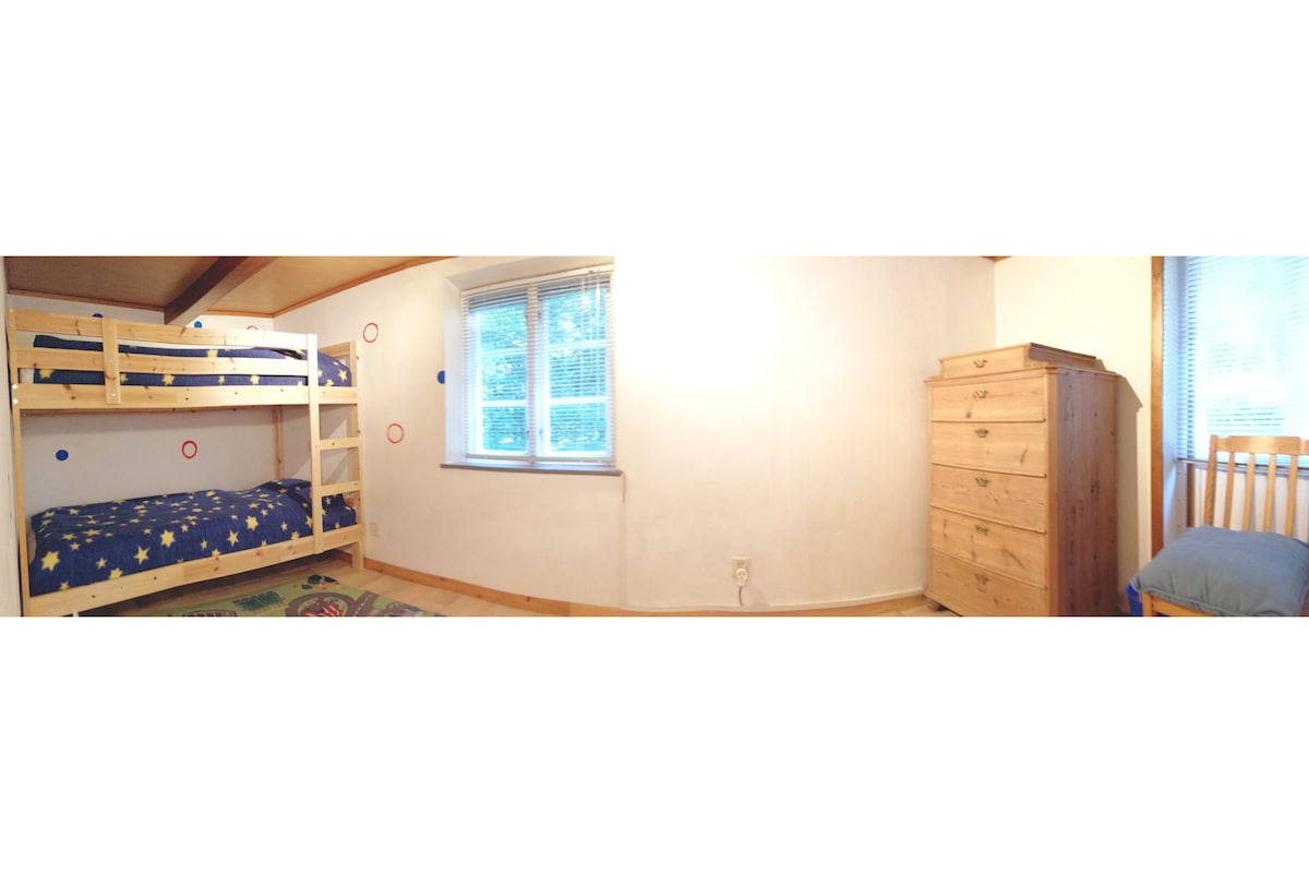 Stony: Schlafzimmer Nr. 2 // sleeping room no. 2