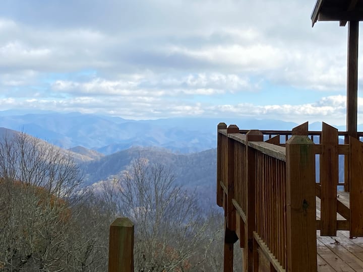 Rocky Top Mountain Getaway Houses for Rent in Mars Hill, North
