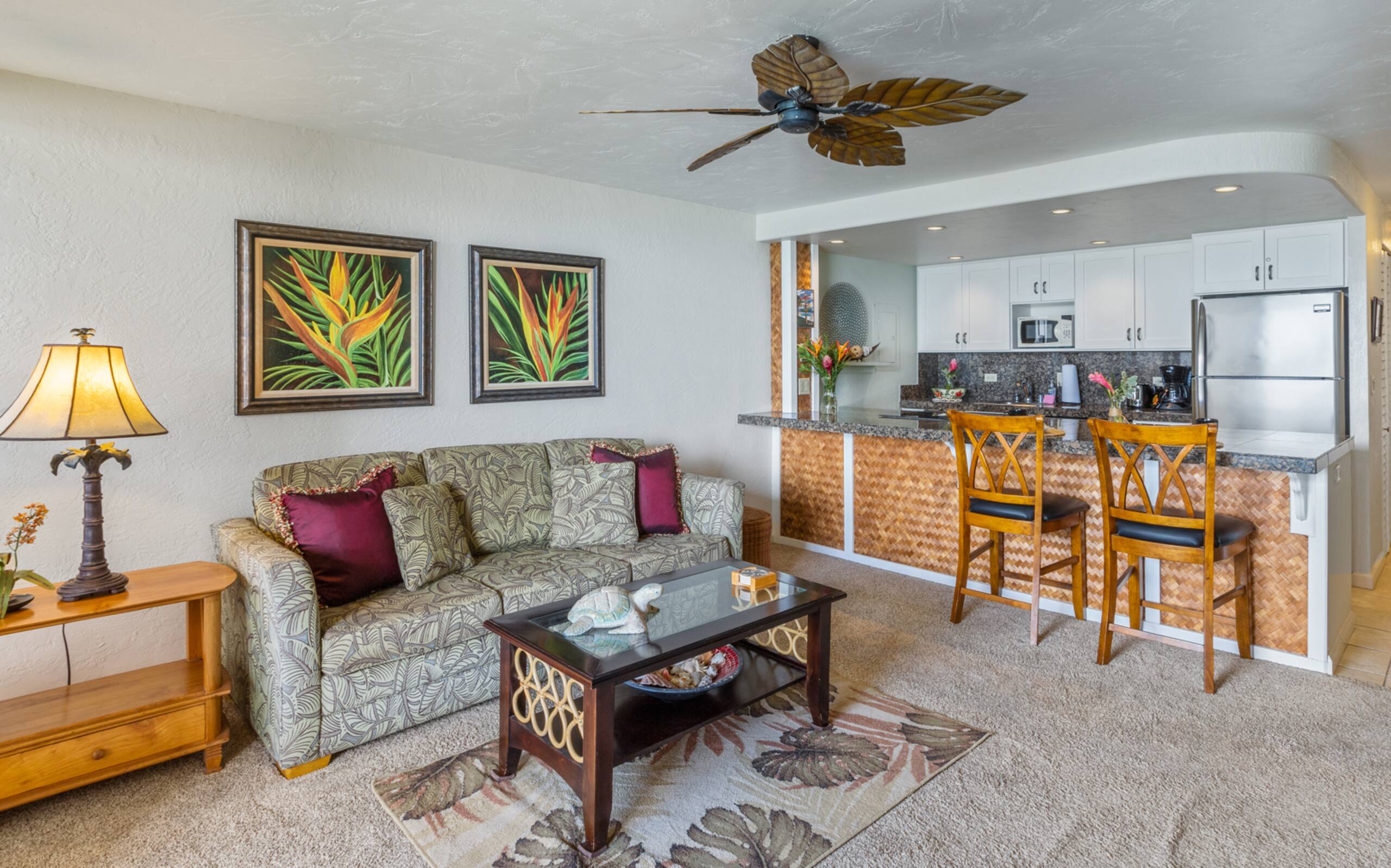 Condo in Lahaina · ★4.89 · 1 bedroom · 2 beds · 1 bath - Image 4