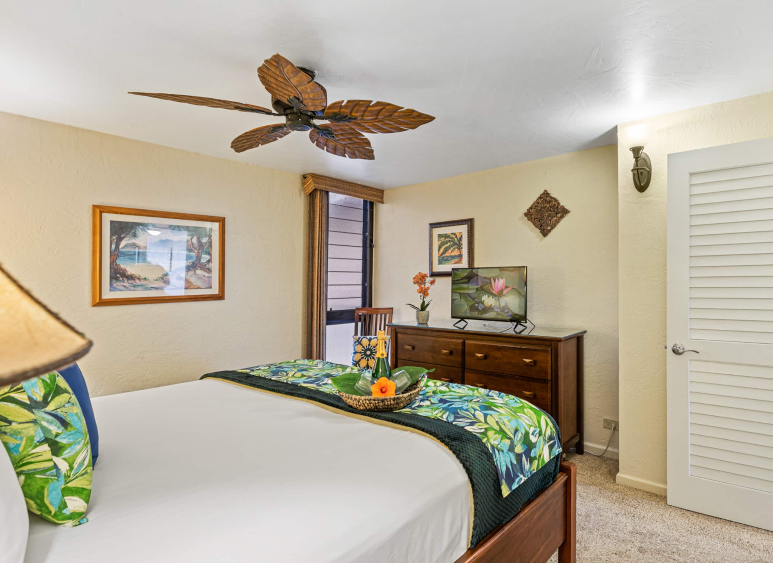 Condo in Lahaina · ★4.89 · 1 bedroom · 2 beds · 1 bath - Image 15