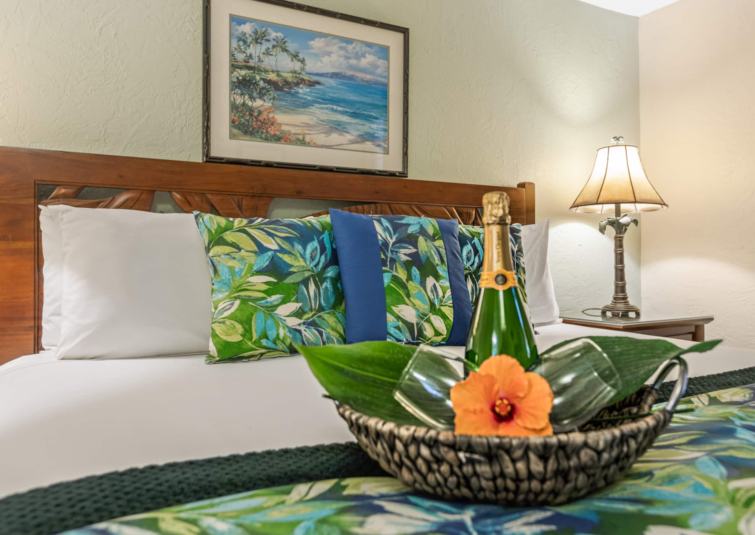 Condo in Lahaina · ★4.89 · 1 bedroom · 2 beds · 1 bath - Image 12