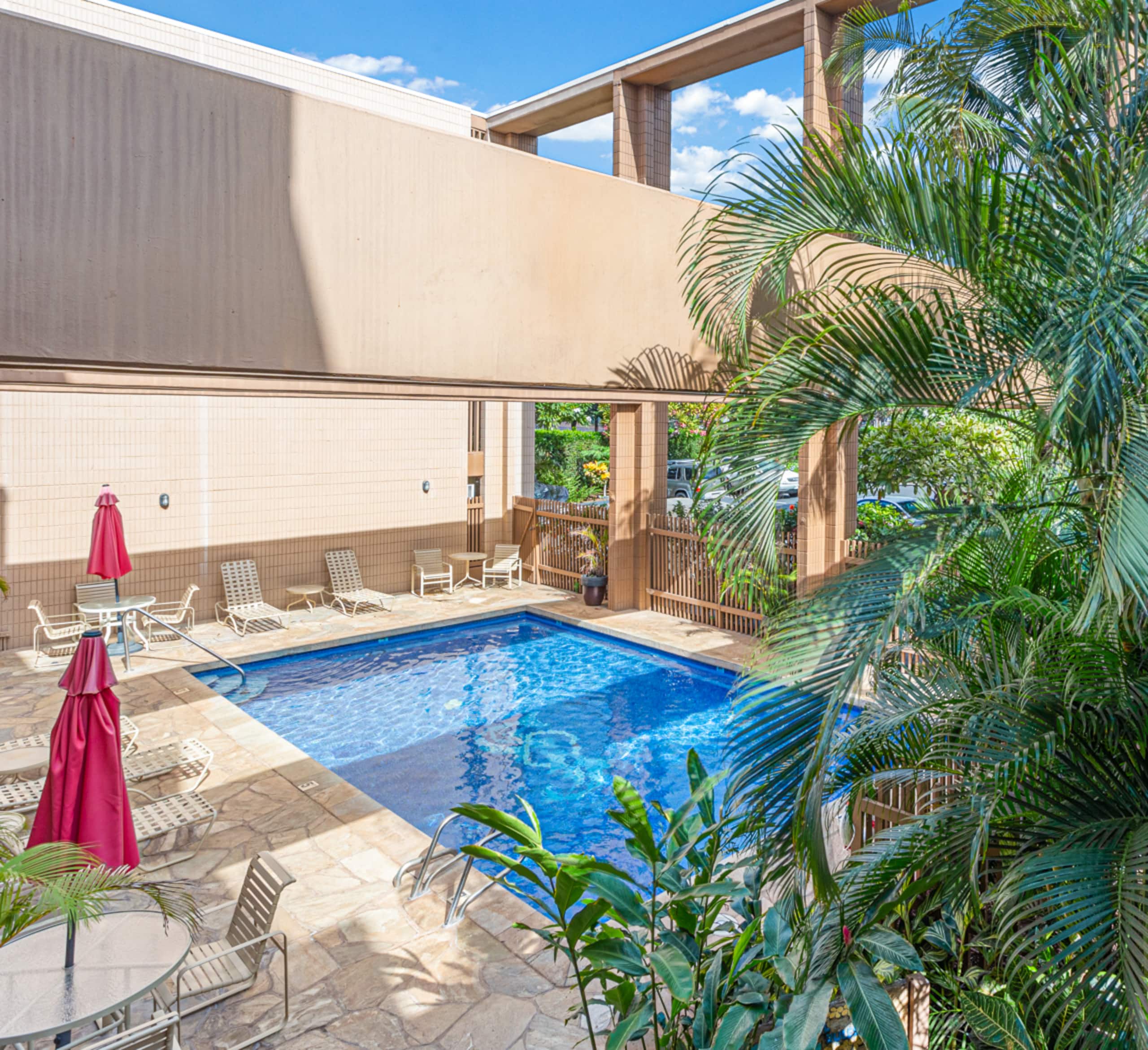 Condo in Lahaina · ★4.89 · 1 bedroom · 2 beds · 1 bath - Image 28
