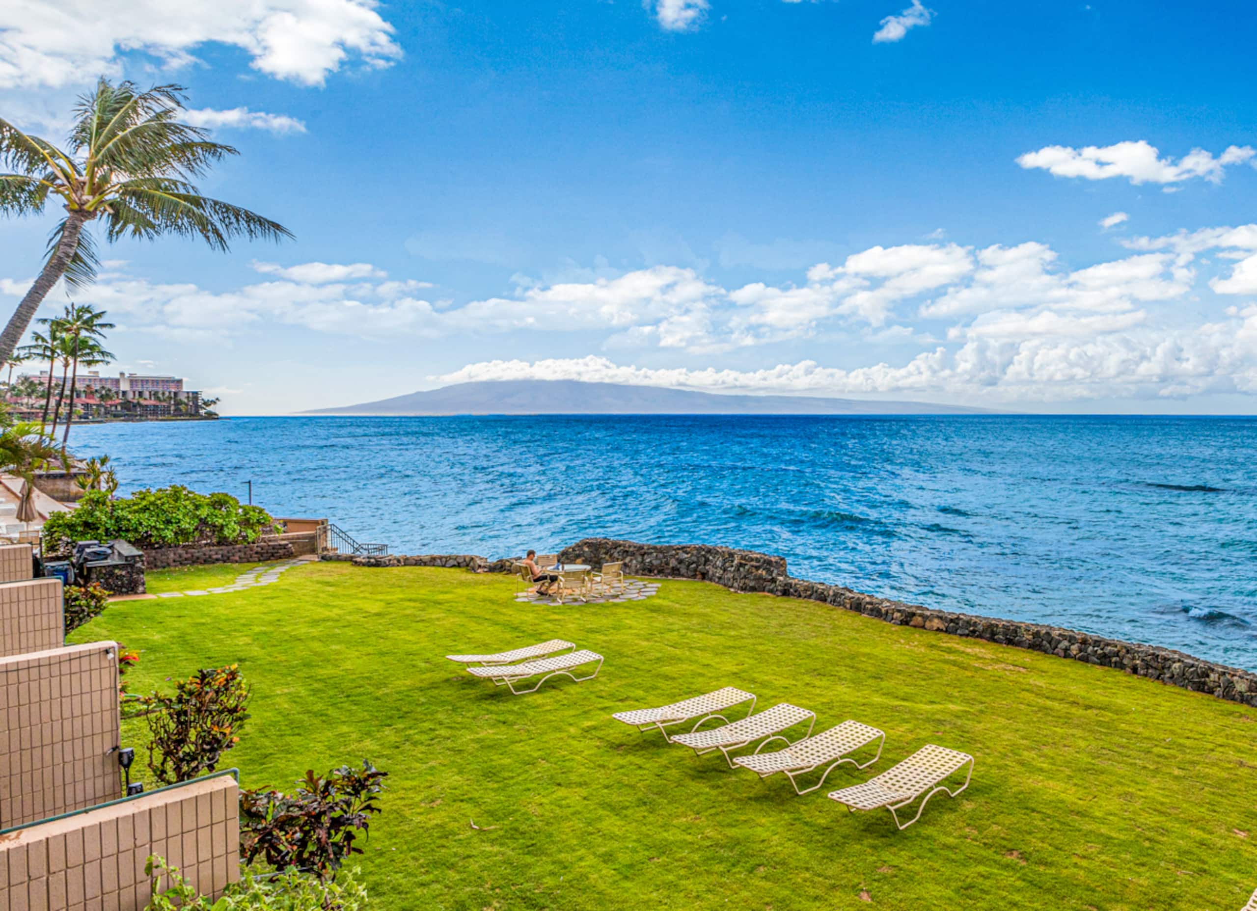 Condo in Lahaina · ★4.89 · 1 bedroom · 2 beds · 1 bath - Image 26