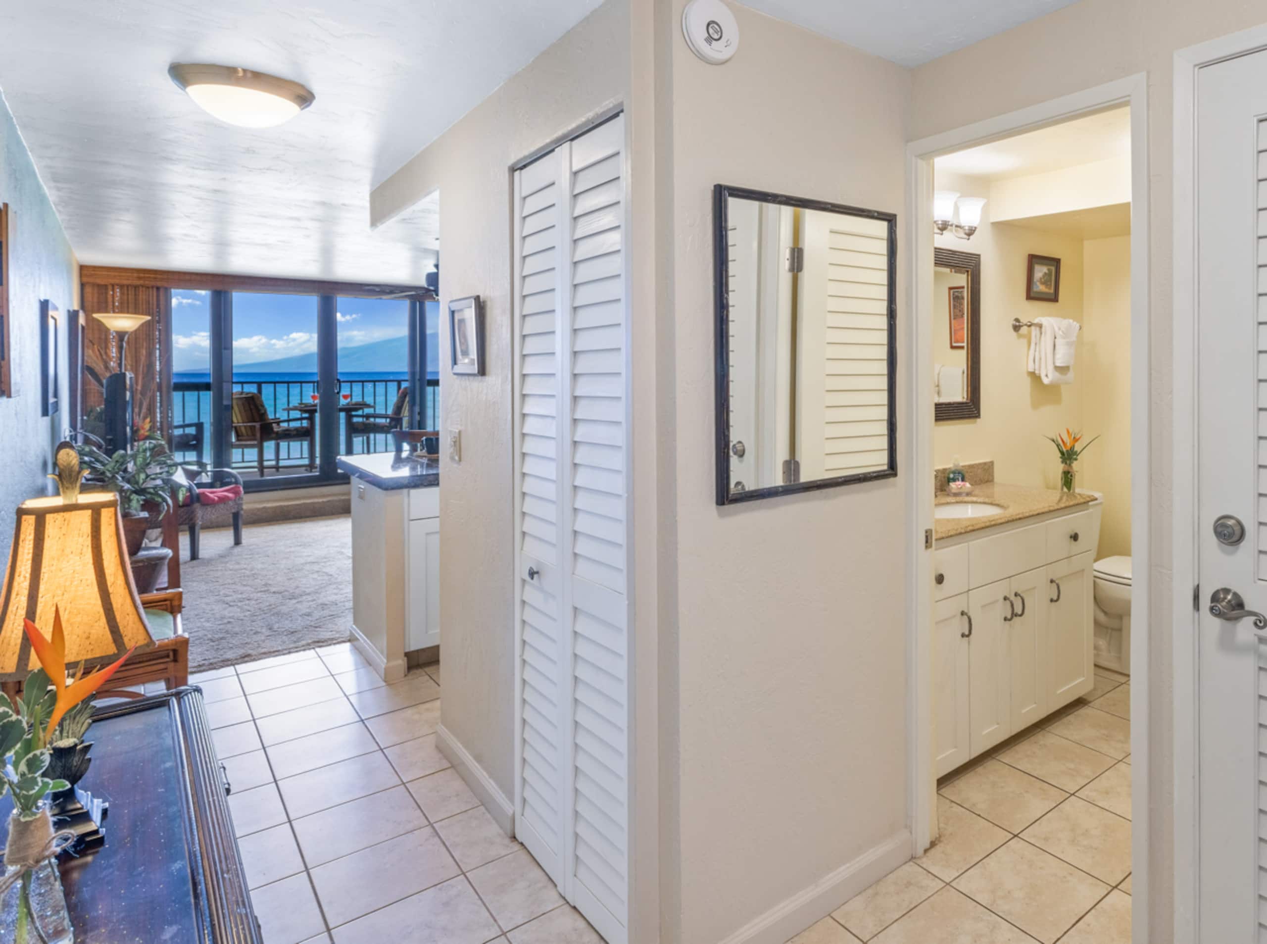 Condo in Lahaina · ★4.89 · 1 bedroom · 2 beds · 1 bath - Image 17