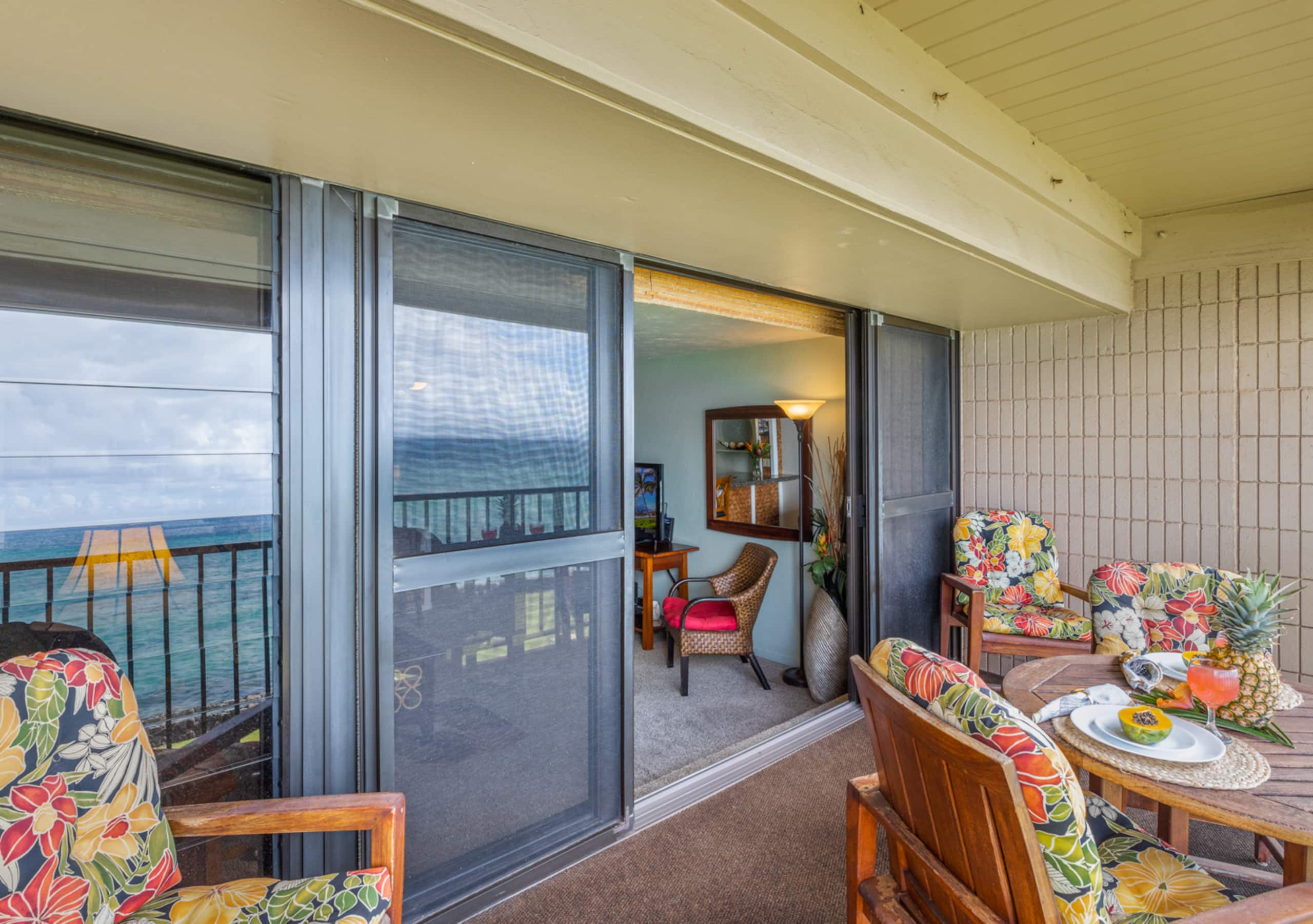 Condo in Lahaina · ★4.89 · 1 bedroom · 2 beds · 1 bath - Image 23