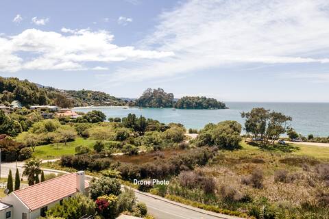 2 min walk to beach-views-very private, large yard