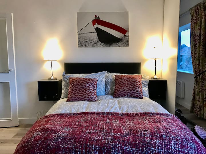 Private Top Floor Studio Apartment In Donnybrook - Dublin