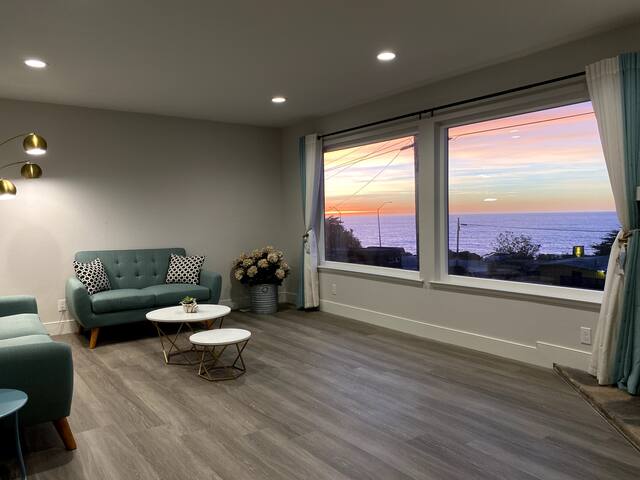 Ocean view house, beaches, trails, family friendly gallery image 4