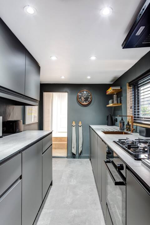 Brighton Kemptown Flat With Patio Close to Beach