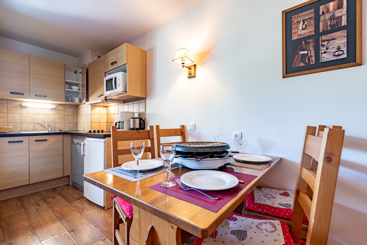 Top Airbnb: 3* furnished tourist accommodation, 3-valley skiing, ALL INCLUSIVE! in Brides Les Bains