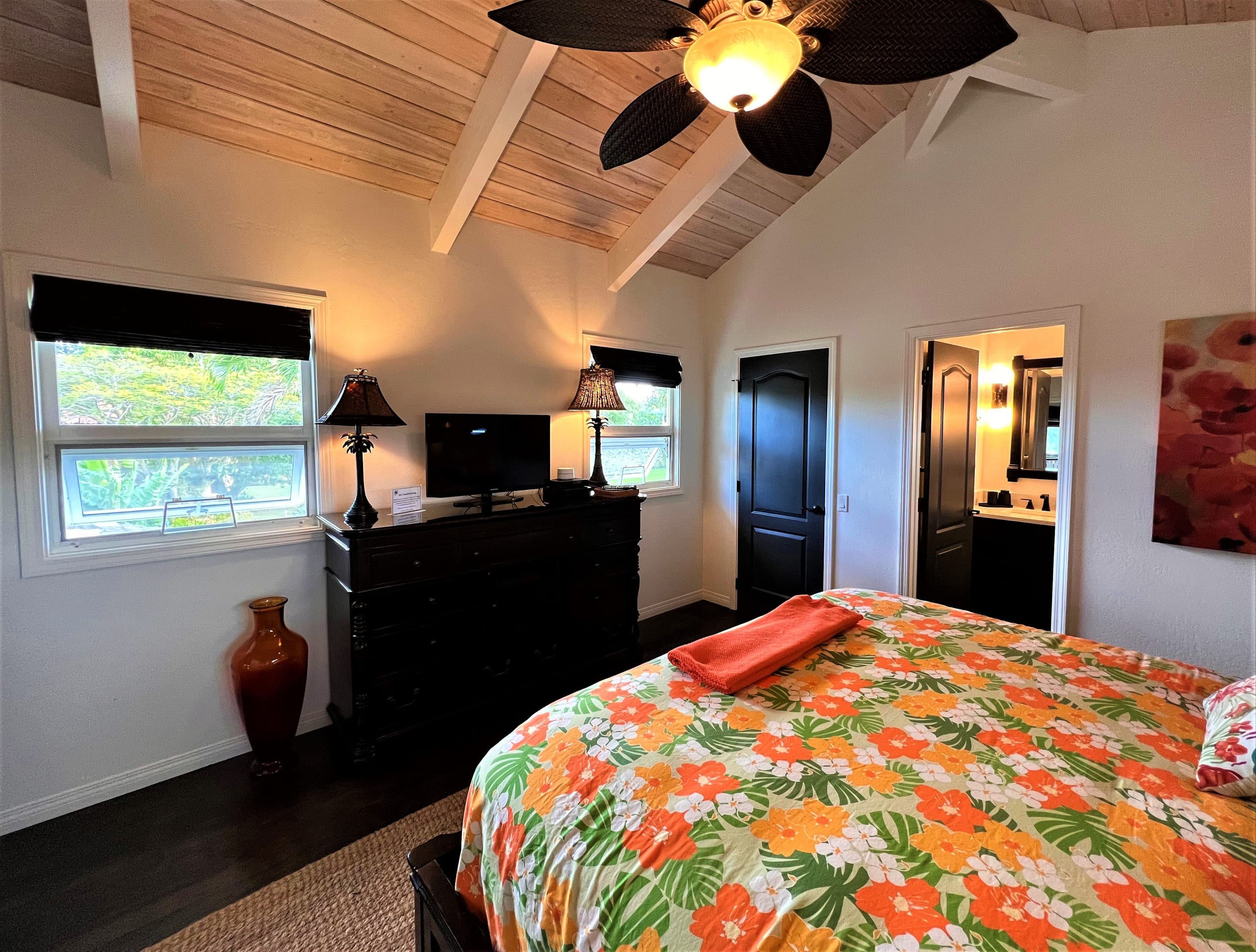 Home in Princeville · ★4.97 · 5 bedrooms · 5 beds · 5 baths - Image 12